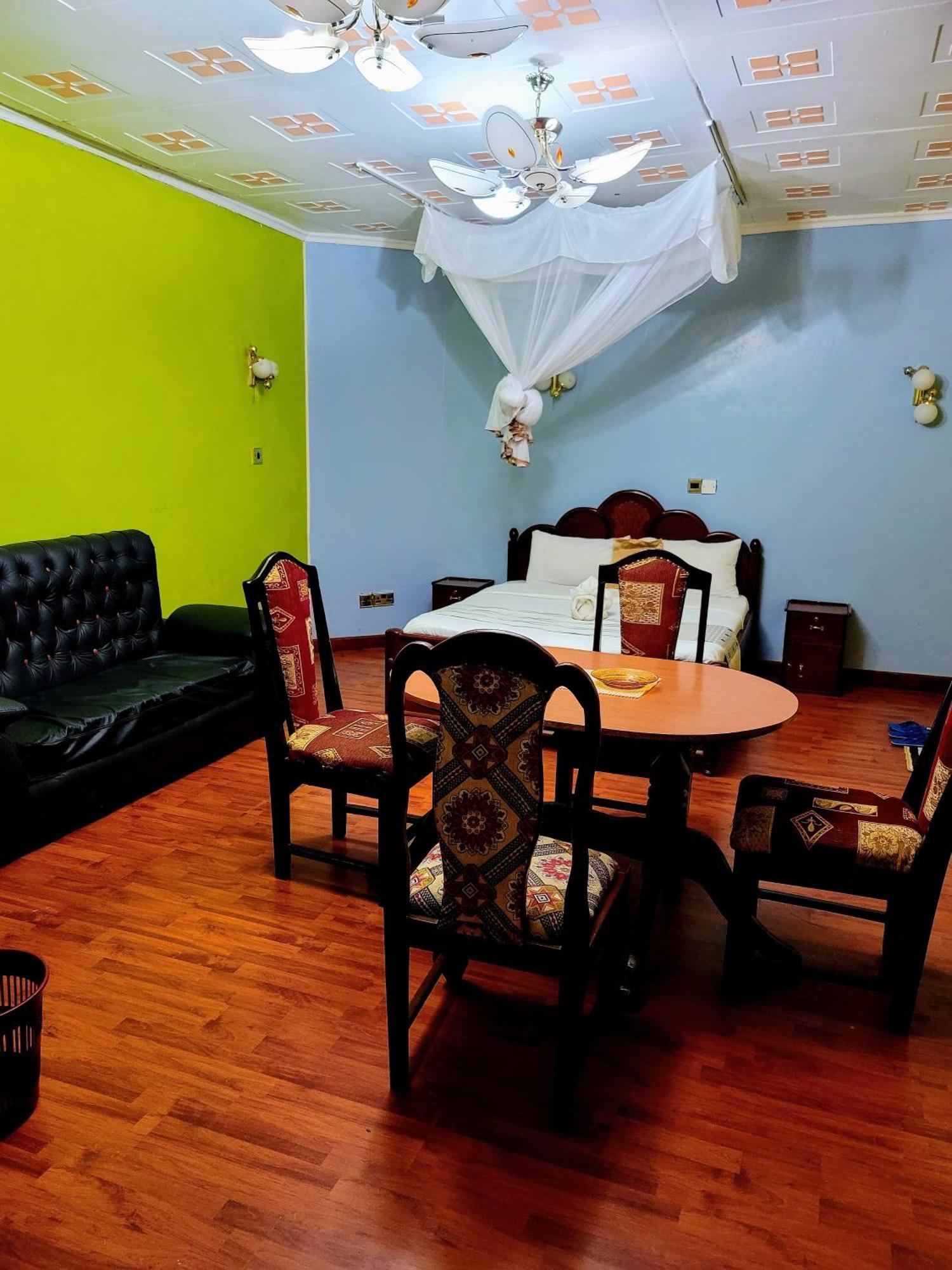 Apex Resort Nakuru Buitenkant foto