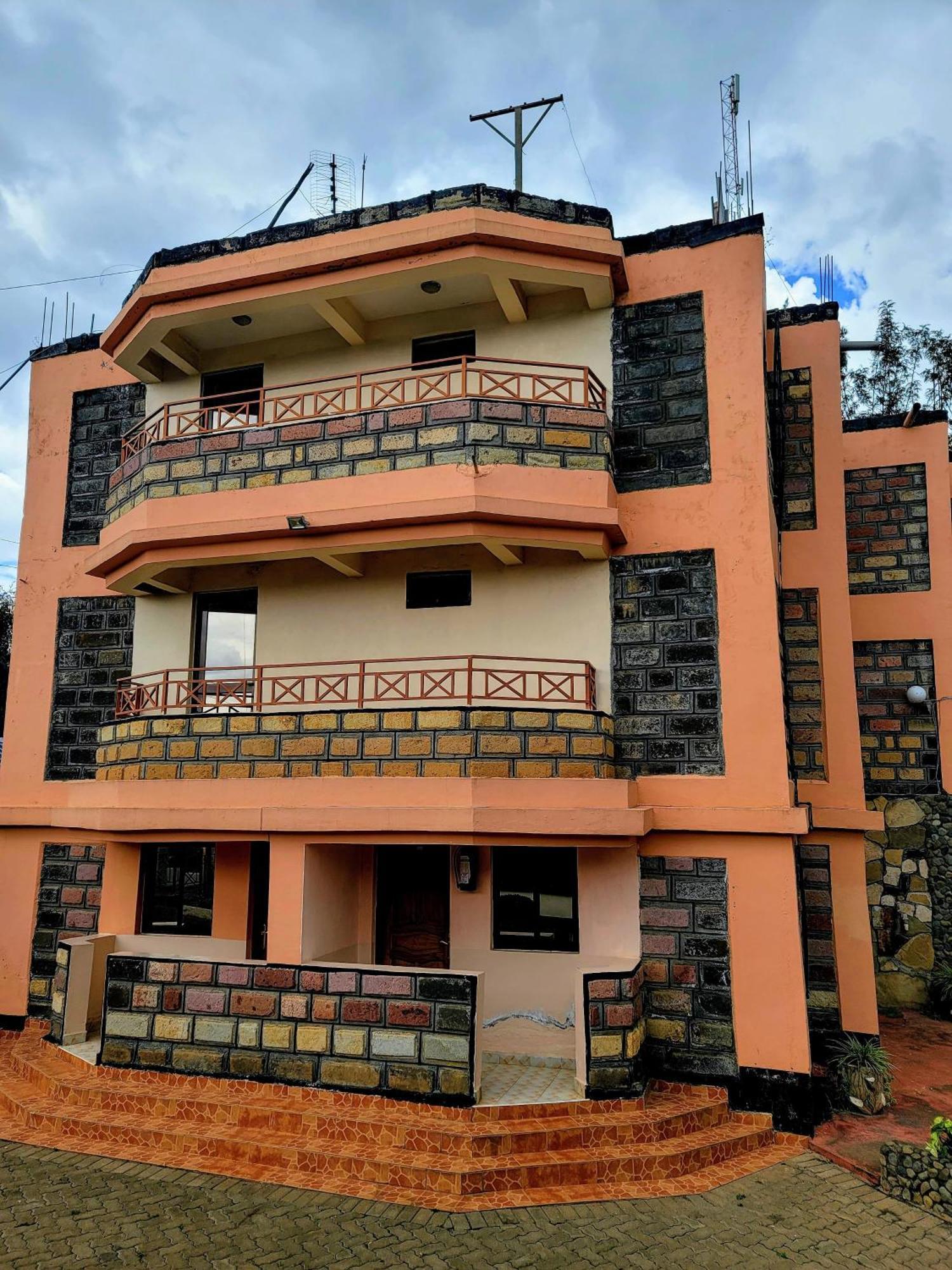 Apex Resort Nakuru Buitenkant foto