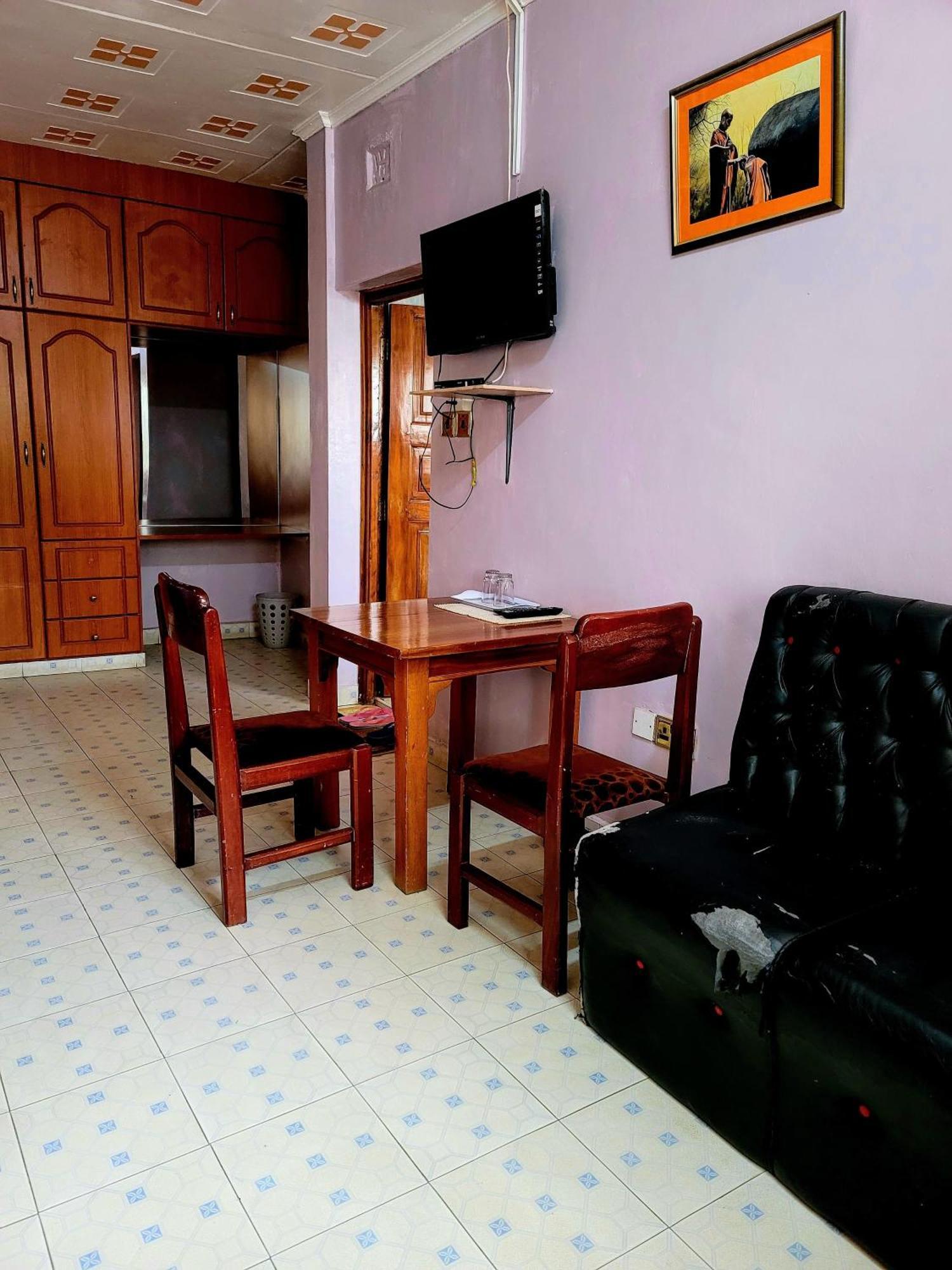 Apex Resort Nakuru Buitenkant foto