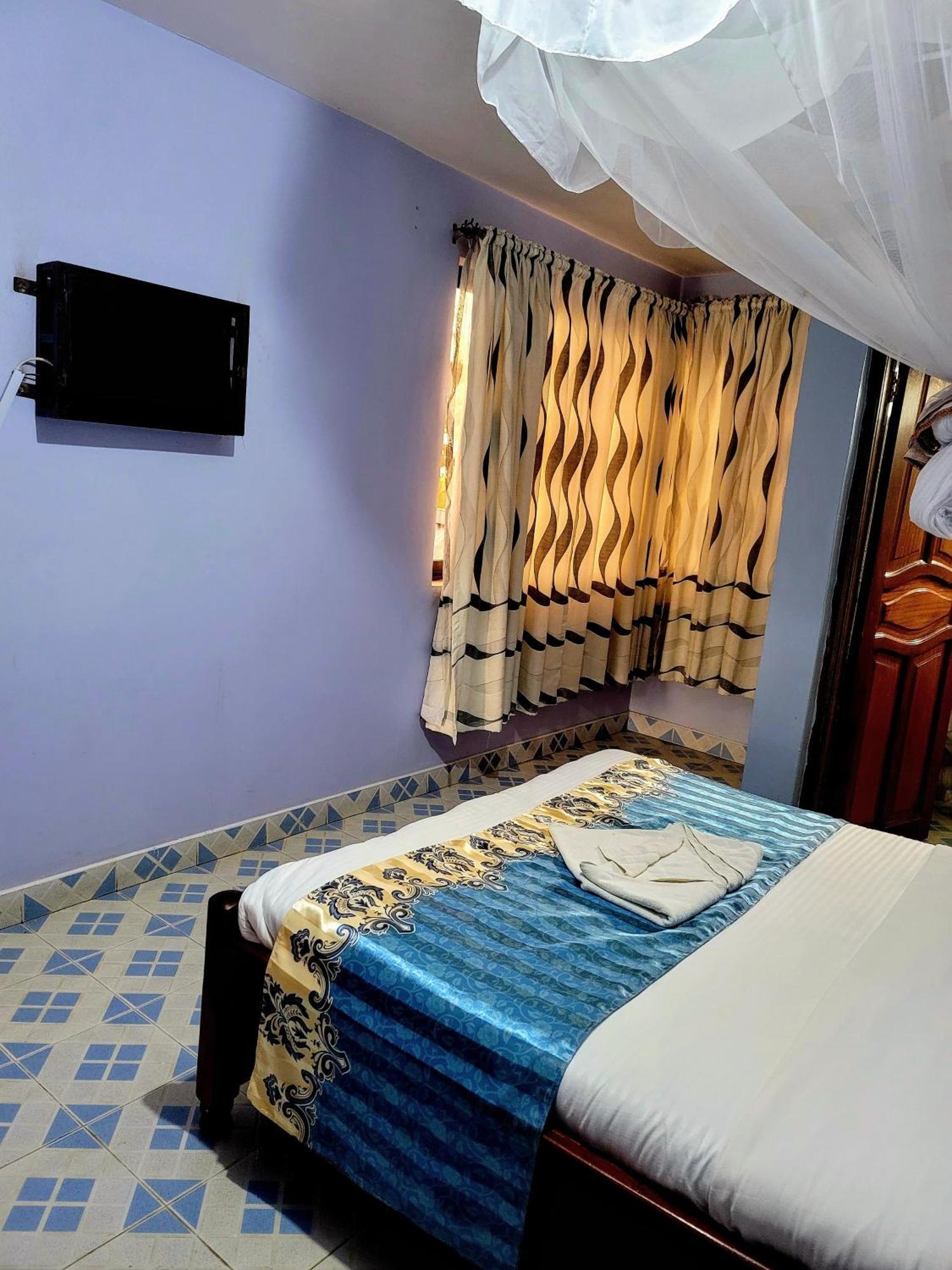 Apex Resort Nakuru Buitenkant foto