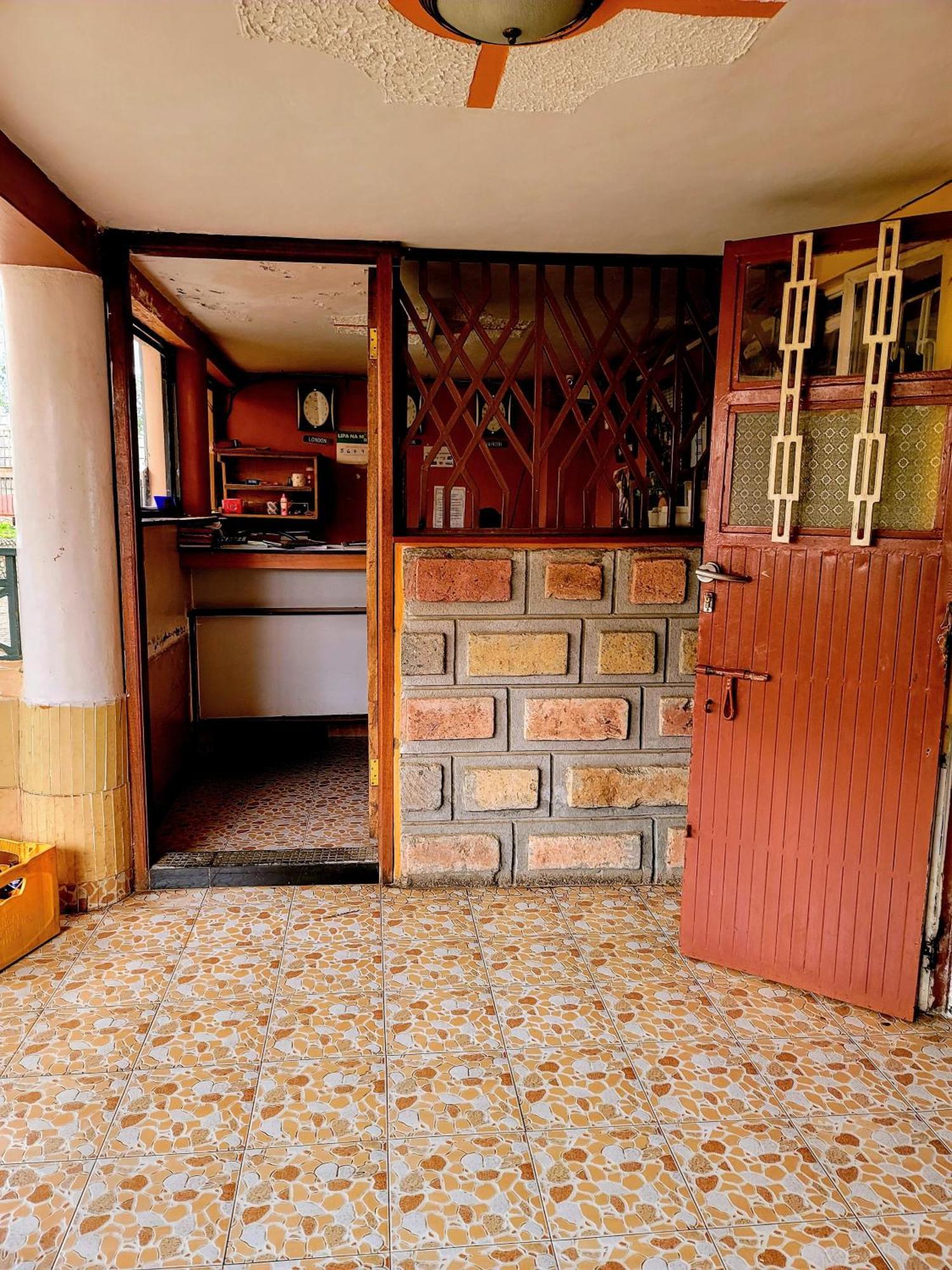 Apex Resort Nakuru Buitenkant foto