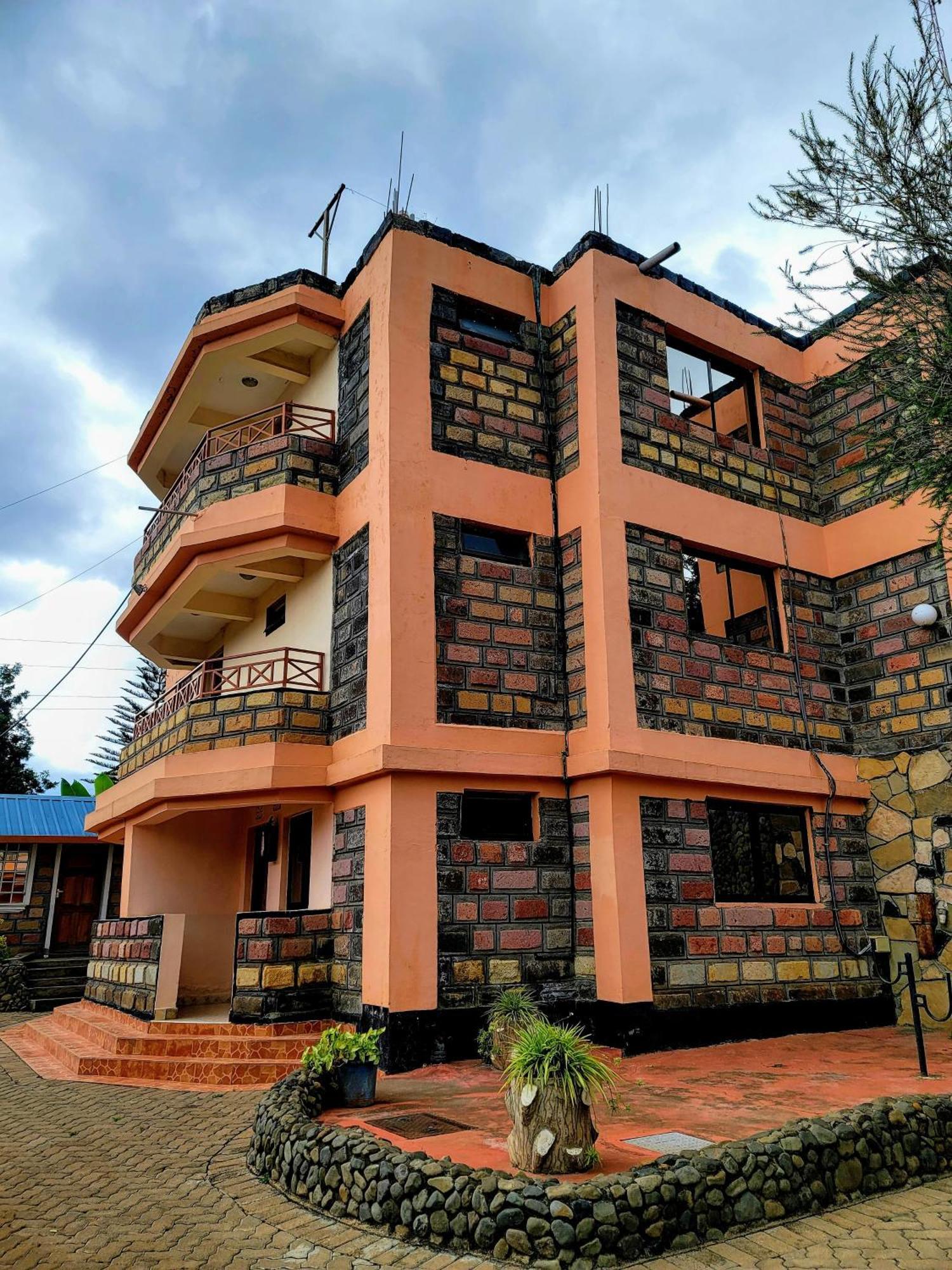Apex Resort Nakuru Buitenkant foto