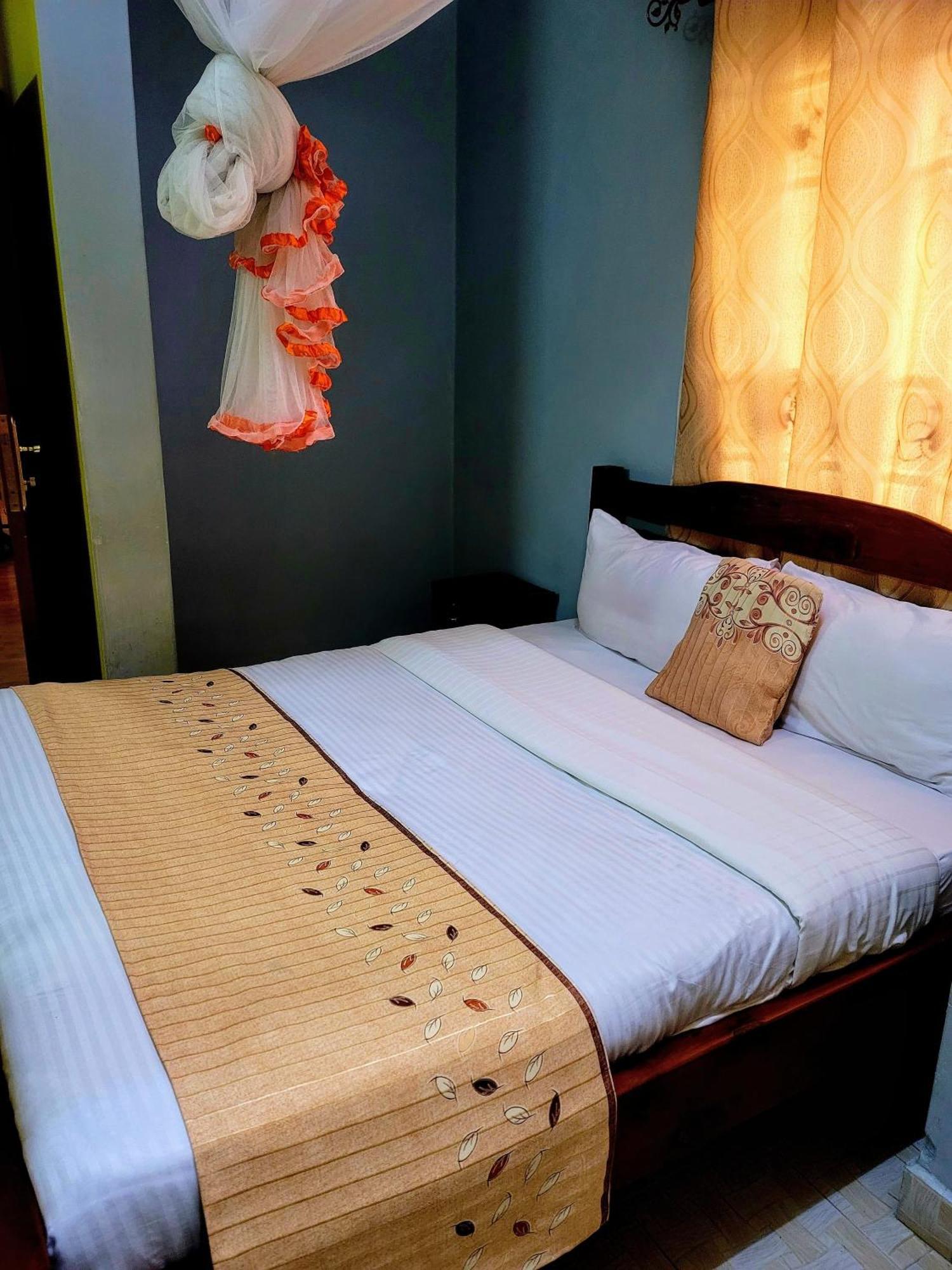 Apex Resort Nakuru Buitenkant foto
