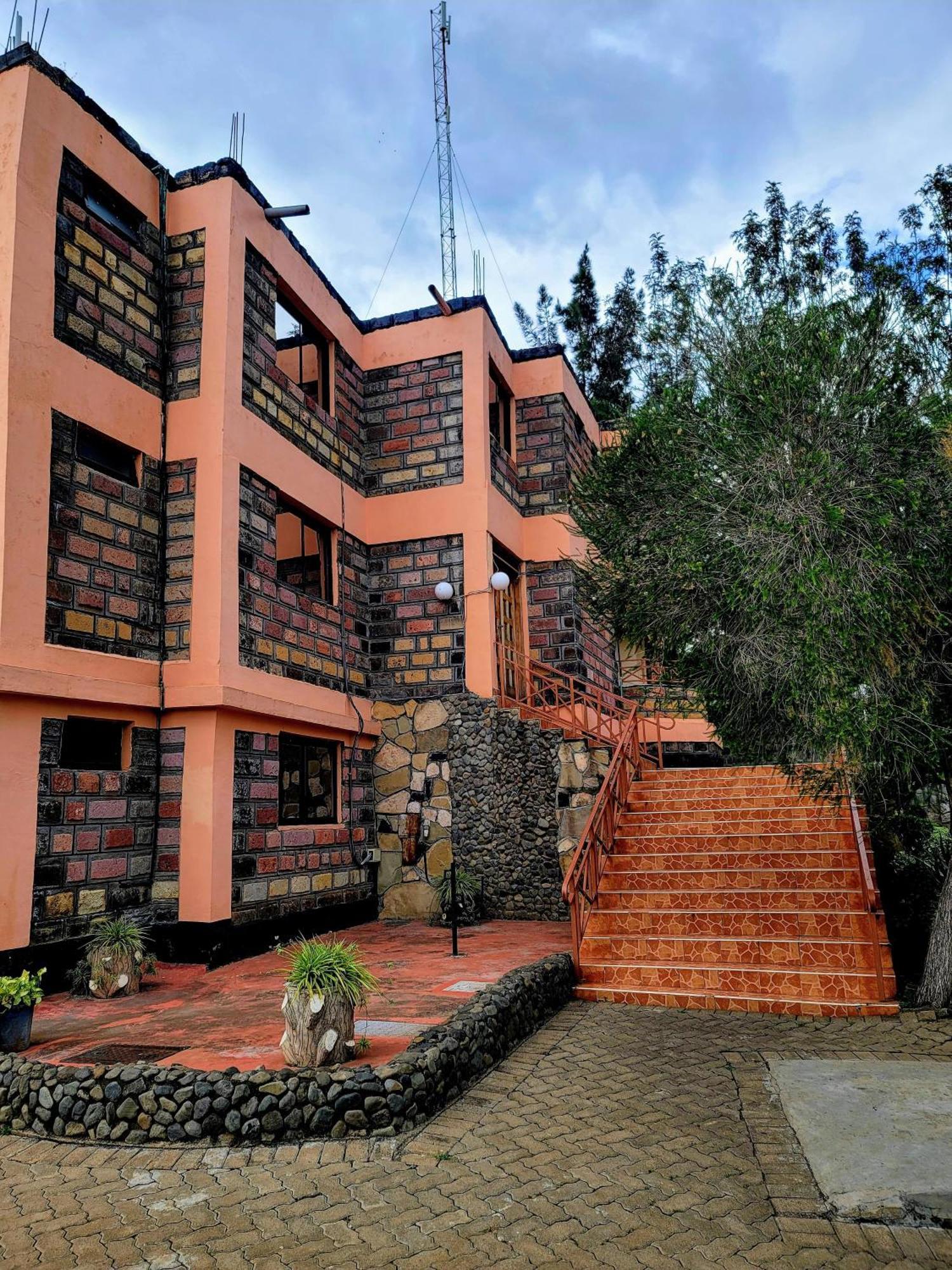 Apex Resort Nakuru Buitenkant foto