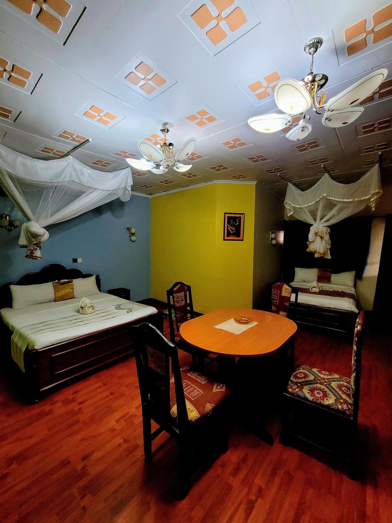 Apex Resort Nakuru Buitenkant foto