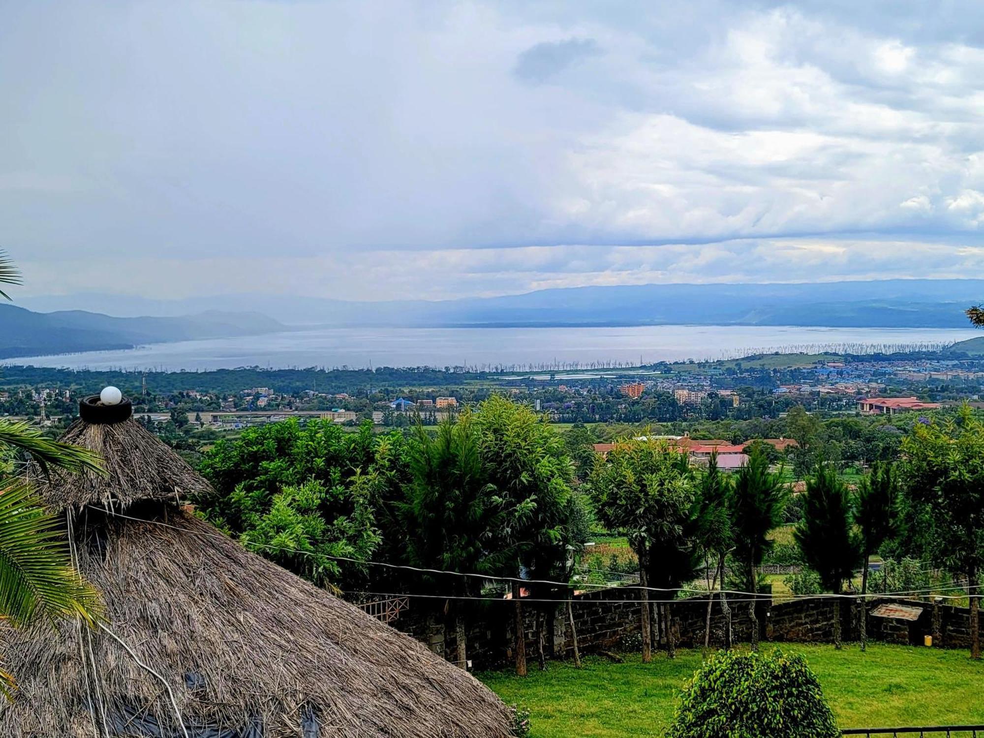 Apex Resort Nakuru Buitenkant foto