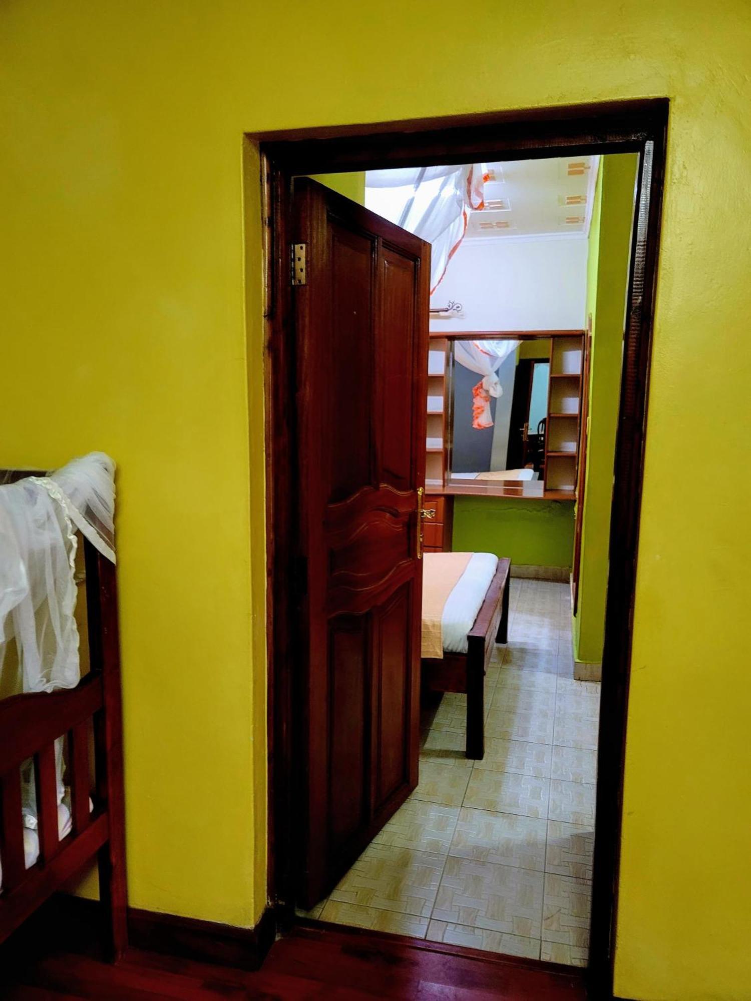 Apex Resort Nakuru Buitenkant foto