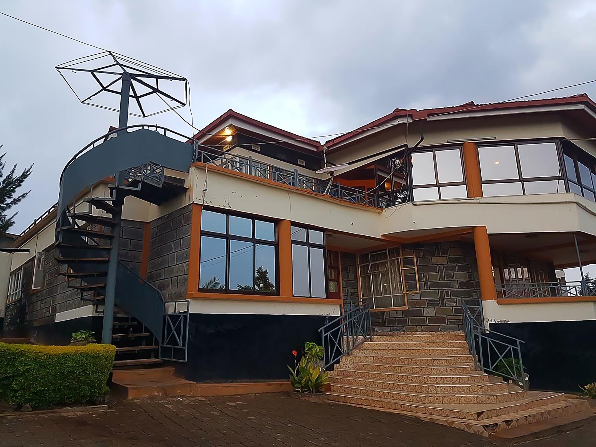 Apex Resort Nakuru Buitenkant foto